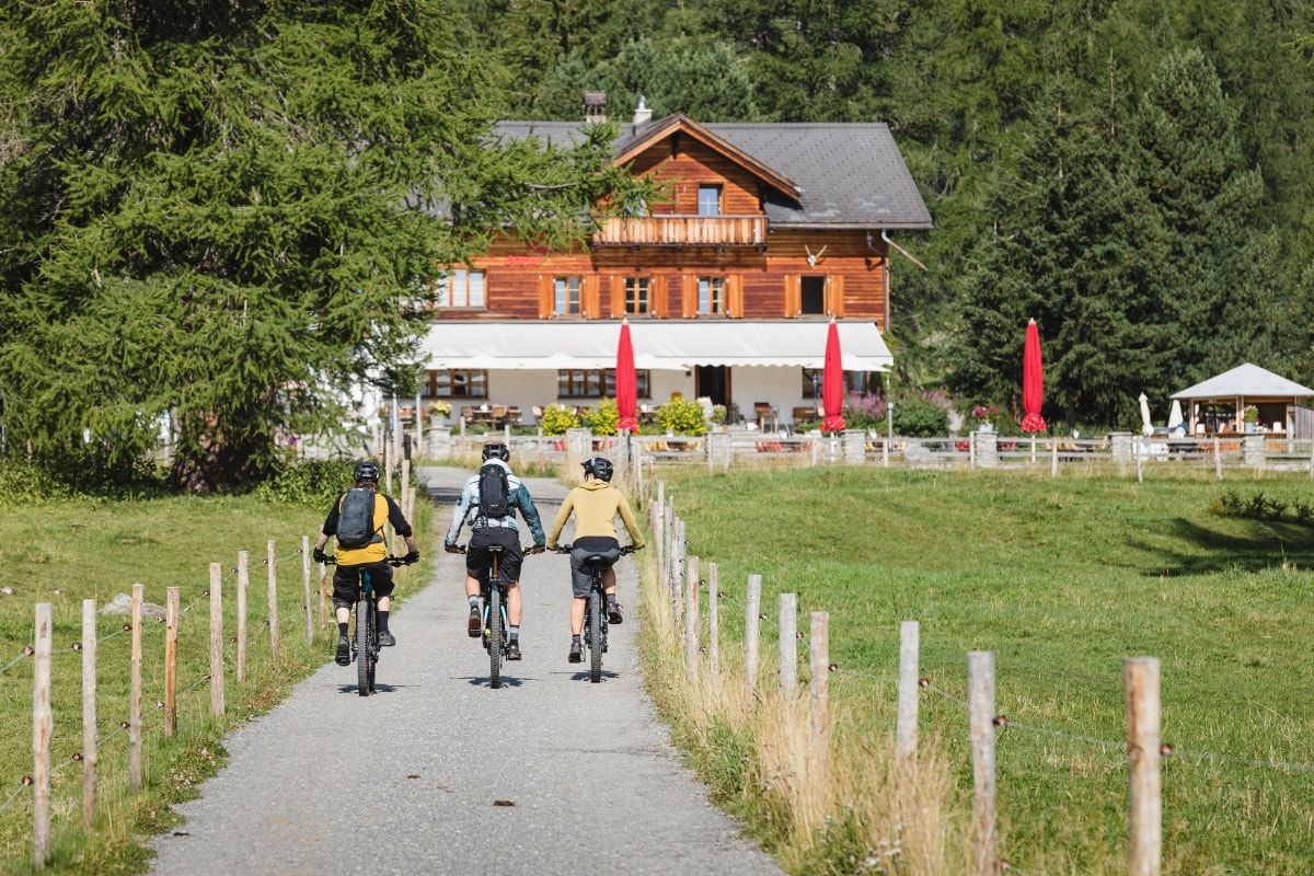 Celerina – Val Bever – Suvretta Pass – Marguns – Alp Muntatsch – Celerina (e-mountain bike)